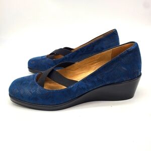 Michelle D Shoes Women 9M Brenda Navy Blue Reptile Square Toe Wedge Pump